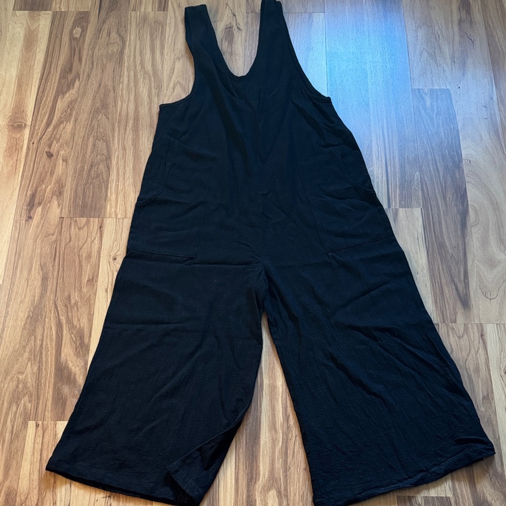 Treasure & Bond Black Sleeveless Jumpsuit